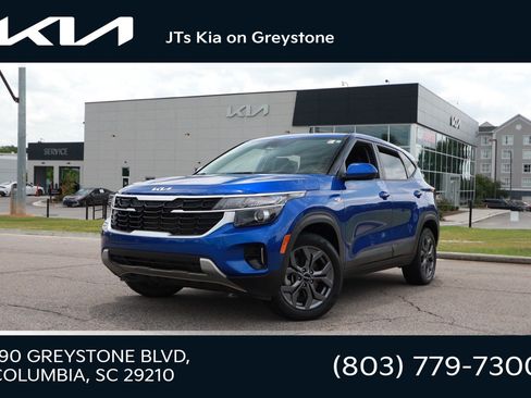 Used 2024 Kia Seltos LX AWD/4WD image 1