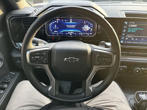 Used 2024 Chevrolet Silverado 1500 LT Trail Boss w/ Convenience Package II image 17