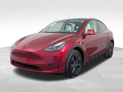 Used 2024 Tesla Model Y Long Range image 2
