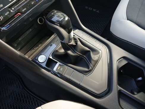 New 2026 Volkswagen Taos SE image 23