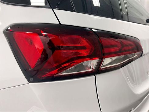 Used 2022 Chevrolet Equinox LS image 34