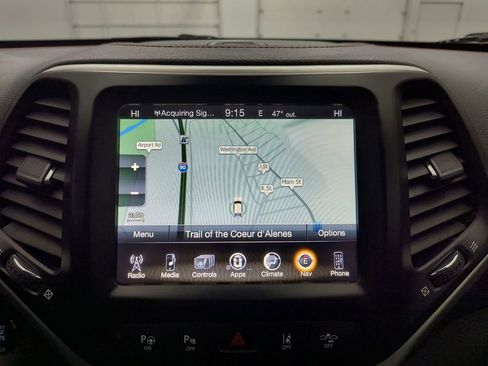 Used 2016 Jeep Cherokee Trailhawk w/ Comfort/Convenience Group AWD/4WD image 25