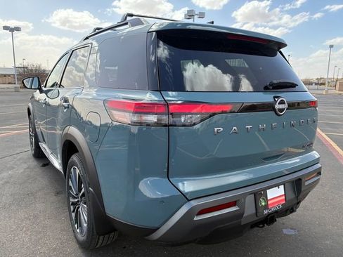 New 2026 Nissan Pathfinder Platinum image 4