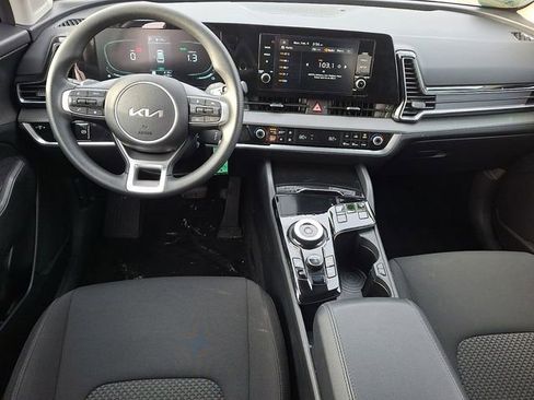 Used 2023 Kia Sportage LX image 11