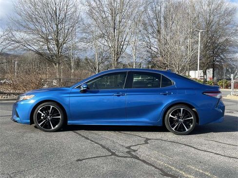 Used 2019 Toyota Camry XSE image 2