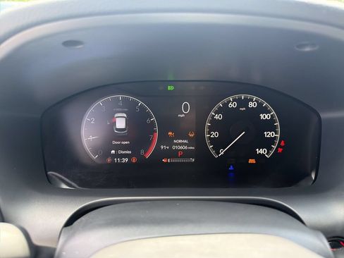 Used 2025 Honda HR-V Sport image 24