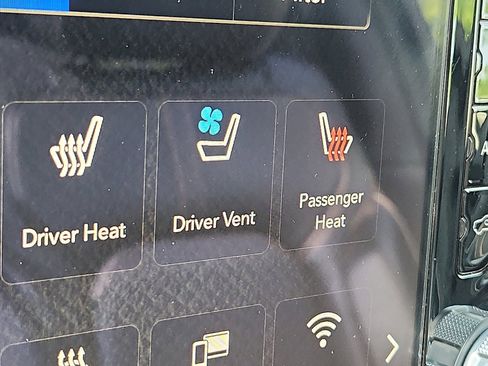 Used 2019 RAM 1500 Limited image 31