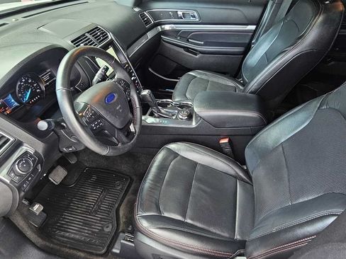 Used 2017 Ford Explorer Sport w/ Equipment Group 401A AWD/4WD image 17