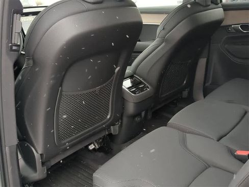 New 2025 Volvo XC90 B5 Plus w/ Protection Package Premier image 17