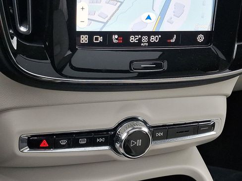 Certified 2023 Volvo XC40 B5 Plus w/ Climate Package image 17