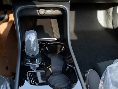 New 2024 Volvo C40 P8 Recharge Plus w/ Climate Package image 21