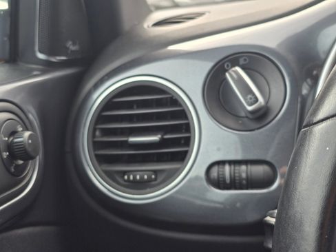 Used 2012 Volkswagen Beetle 2.5 image 22