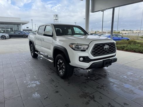 Used 2020 Toyota Tacoma TRD Off-Road image 4