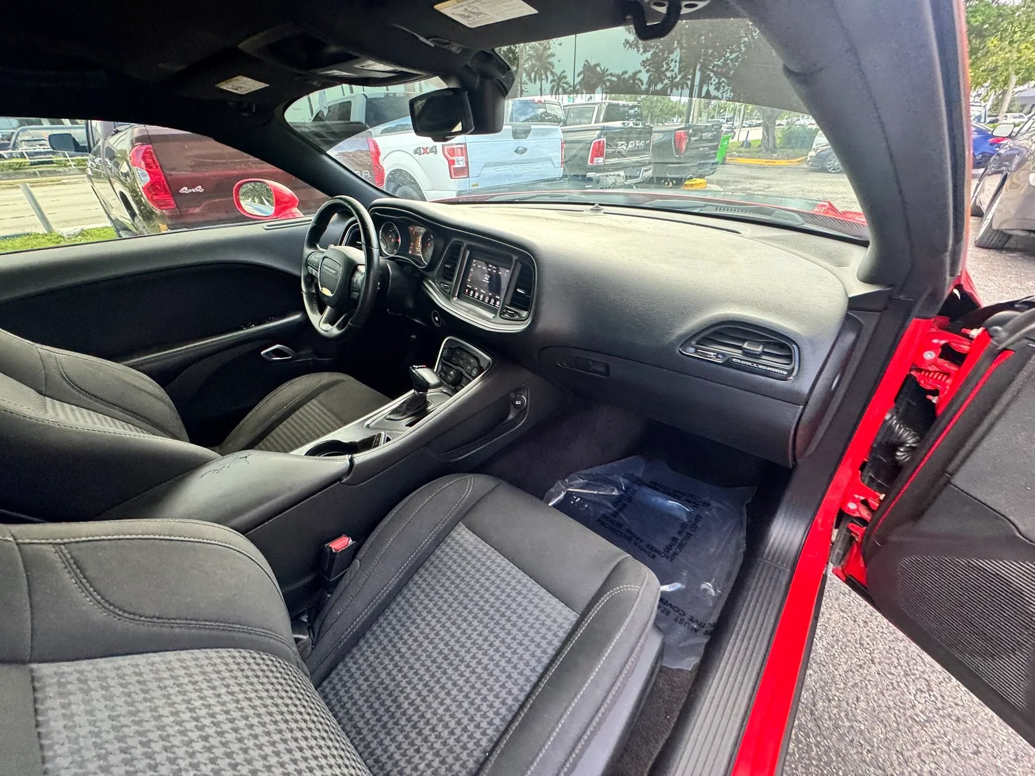 Used 2018 Dodge Challenger R/T w/ Performance Handling Group RWD image 23