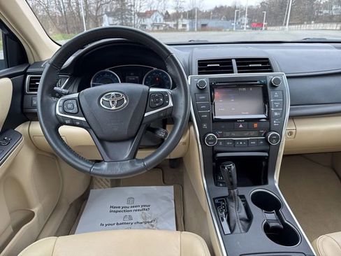 Used 2017 Toyota Camry XLE w/ Moonroof Package image 18