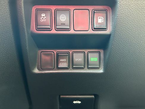 Used 2019 Nissan Rogue S AWD/4WD image 22
