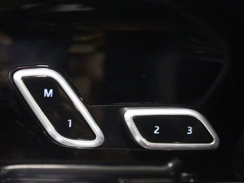 Certified 2025 Land Rover Range Rover SE AWD/4WD image 18
