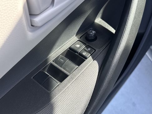 Certified 2025 Toyota Corolla LE image 15