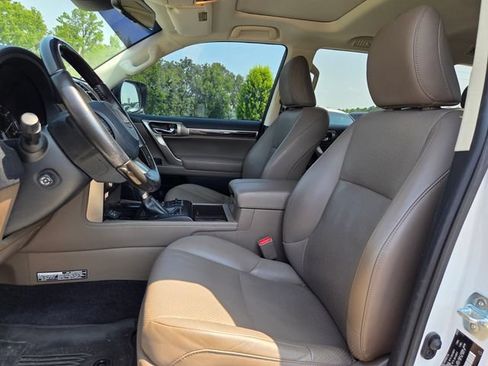 Used 2020 Lexus GX 460 Luxury w/ Luxury Sport Package AWD/4WD image 8