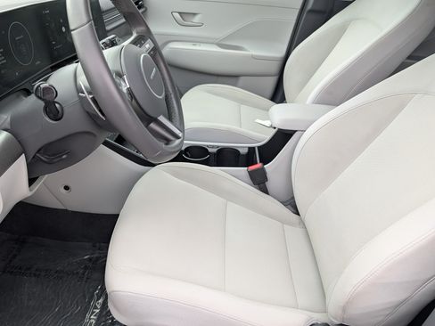 Used 2024 Hyundai Kona SEL w/ Convenience Package FWD image 12
