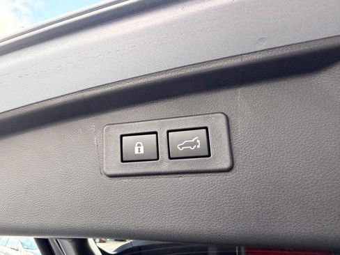 Certified 2025 Subaru Outback Premium image 31