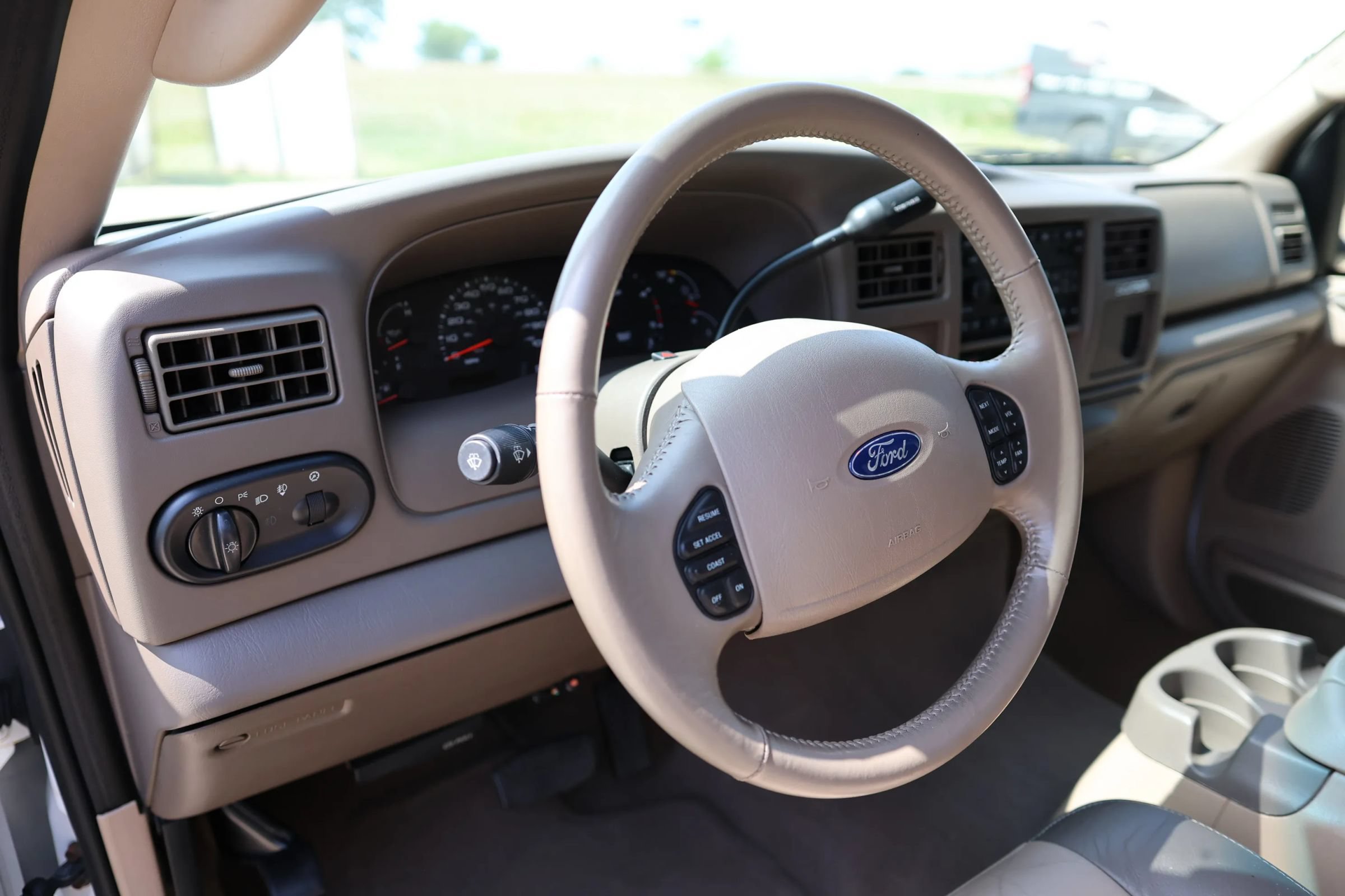 Used 2003 Ford Excursion Eddie Bauer RWD image 30