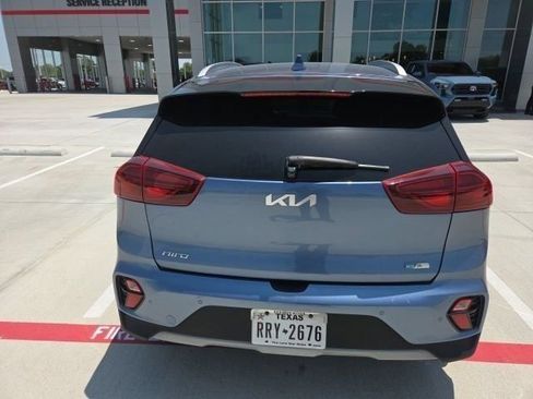 Used 2022 Kia Niro EX Premium FWD image 7
