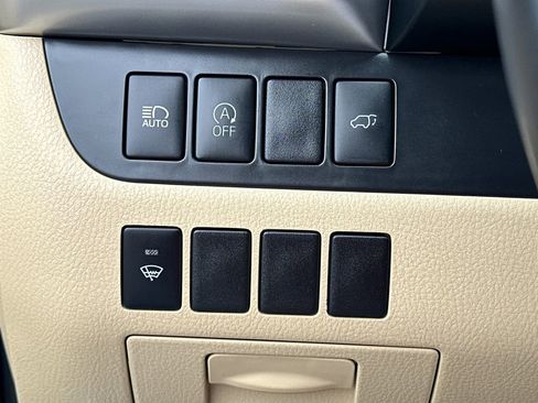 Used 2019 Toyota Highlander XLE FWD image 26