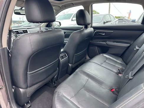 Used 2017 Nissan Altima 3.5 SL w/ 3.5SL Technology Package image 27