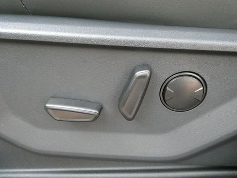 New 2025 Ford Expedition Active image 28