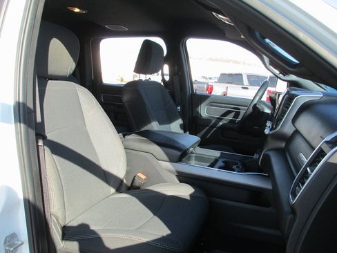 Used 2024 RAM 3500 Big Horn w/ Sport Appearance Package image 21