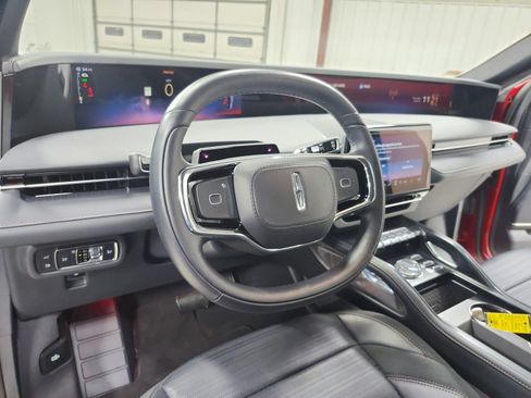 Used 2024 Lincoln Nautilus Reserve w/ Jet Appearance Package (87T) AWD/4WD image 18
