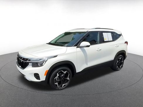 Used 2025 Kia Seltos S FWD image 8