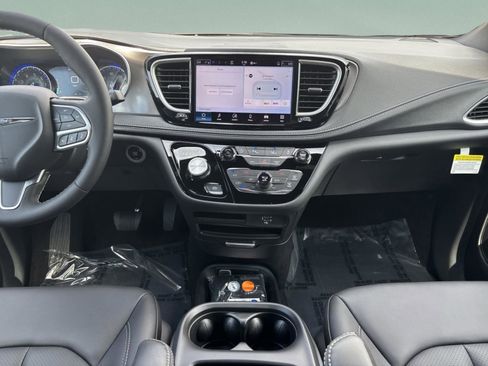 New 2026 Chrysler Pacifica Select image 14