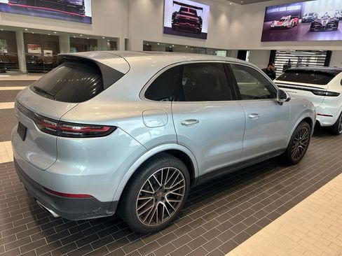 Certified 2023 Porsche Cayenne AWD/4WD image 5