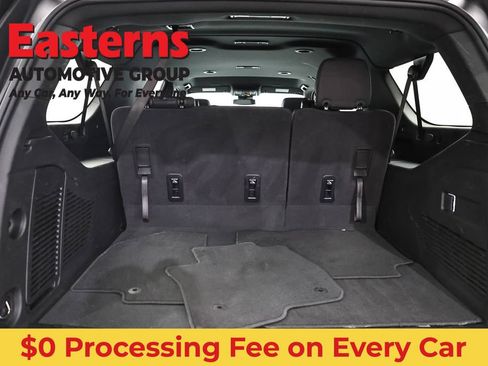 Used 2025 Chevrolet Suburban Z71 AWD/4WD image 9