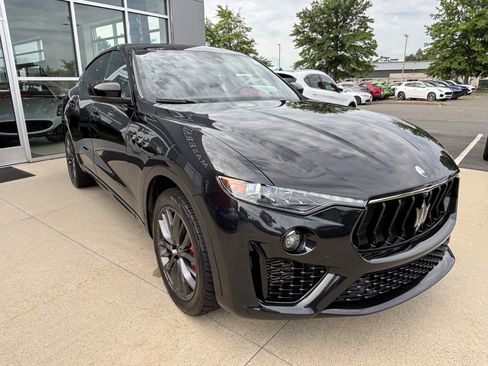 Used 2023 Maserati Levante Modena AWD/4WD image 11
