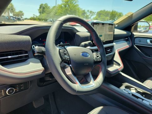 New 2026 Ford Explorer ST-Line w/ ST-Line Street Pack image 16
