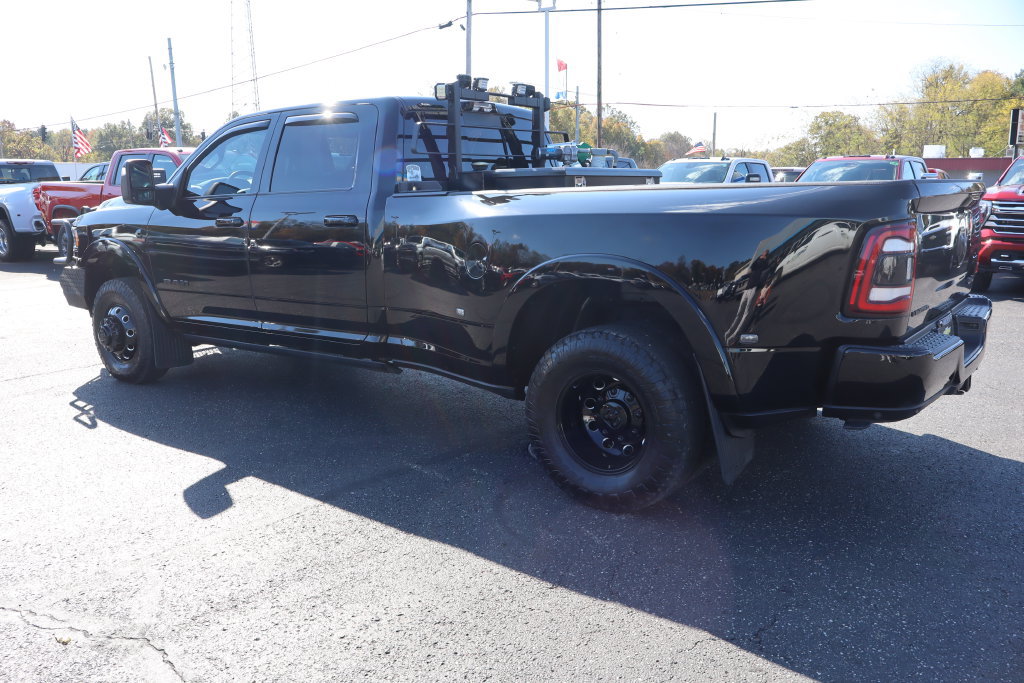Used 2024 RAM 3500 Limited w/ Night Edition AWD/4WD image 3