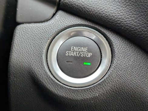 Used 2023 Chevrolet Equinox LT image 33