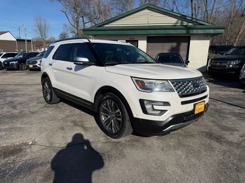 Used 2017 Ford Explorer Platinum image 7