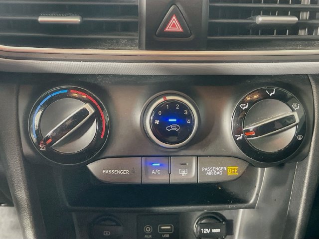 Used 2019 Hyundai Kona SE FWD image 16