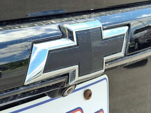 Used 2022 Chevrolet Traverse LS w/ Midnight/Sport Edition AWD/4WD image 28