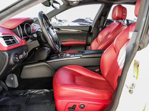 Used 2019 Maserati Ghibli S image 3