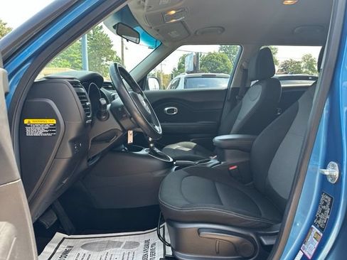 Used 2017 Kia Soul + w/ Designer's Package FWD image 18