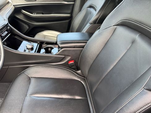 Used 2023 Jeep Grand Cherokee L Limited AWD/4WD image 18