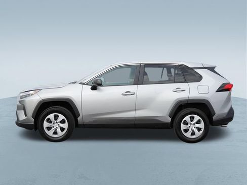 Used 2024 Toyota RAV4 LE FWD image 4