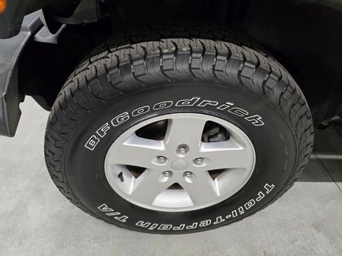 Used 2017 Jeep Wrangler Unlimited Sport w/ Quick Order Package 24S image 9