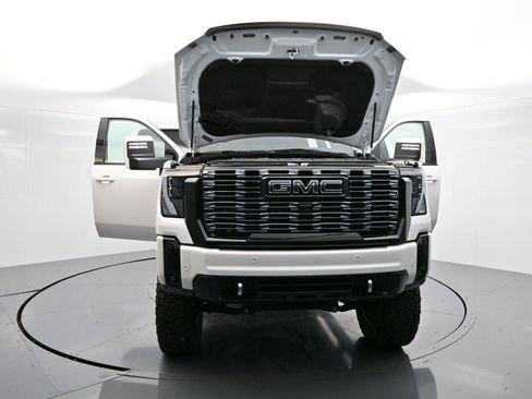 Used 2025 GMC Sierra 2500 Denali Ultimate image 46