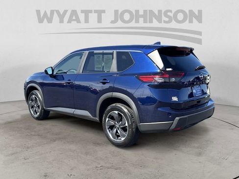 Used 2025 Nissan Rogue SV FWD image 3